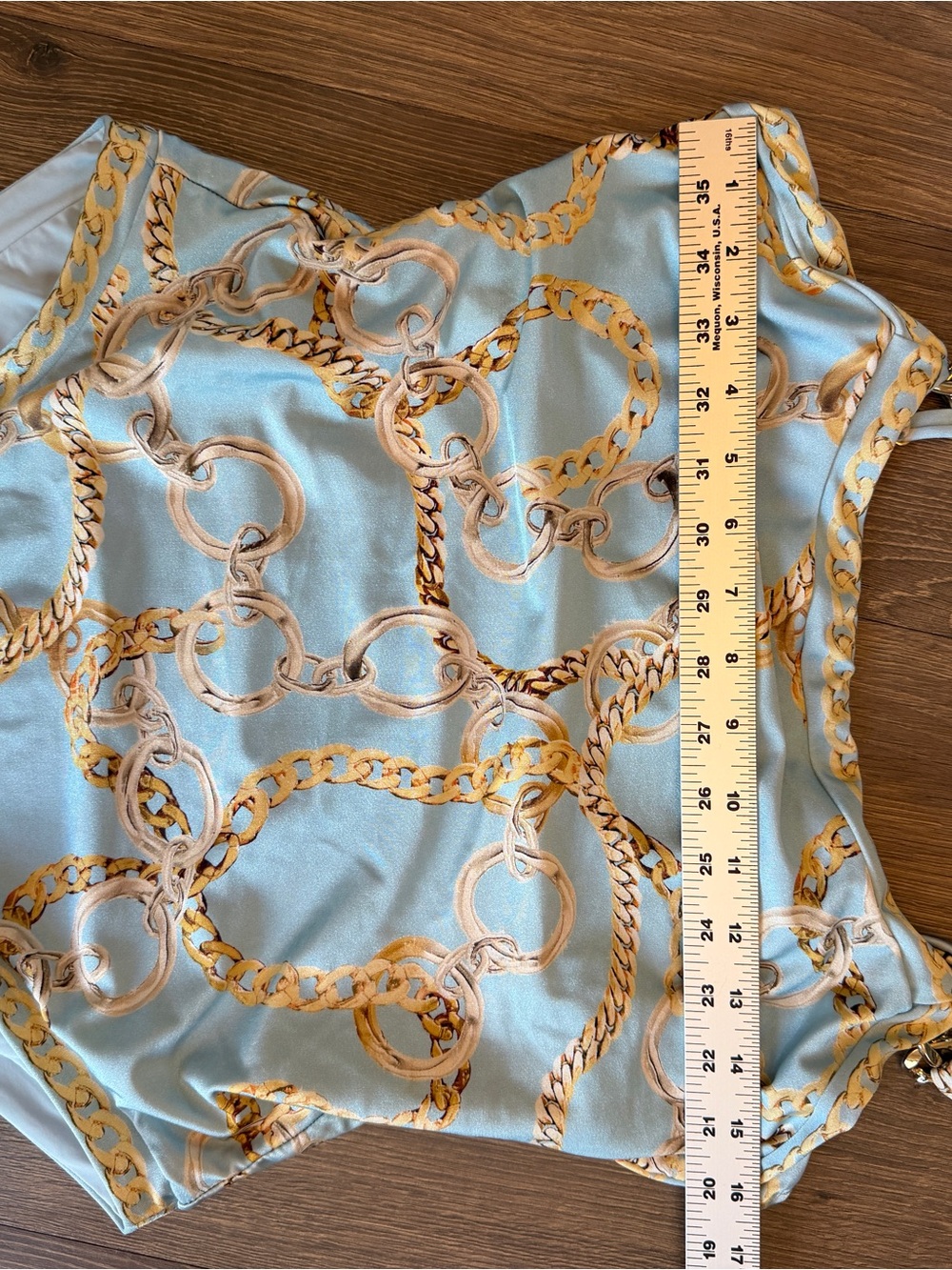 L’AGENCE Remi One-Piece Swimsuit – Sky Blue Multi Chain
Style #: LG5AP05-SYMC - Picture 10 of 16